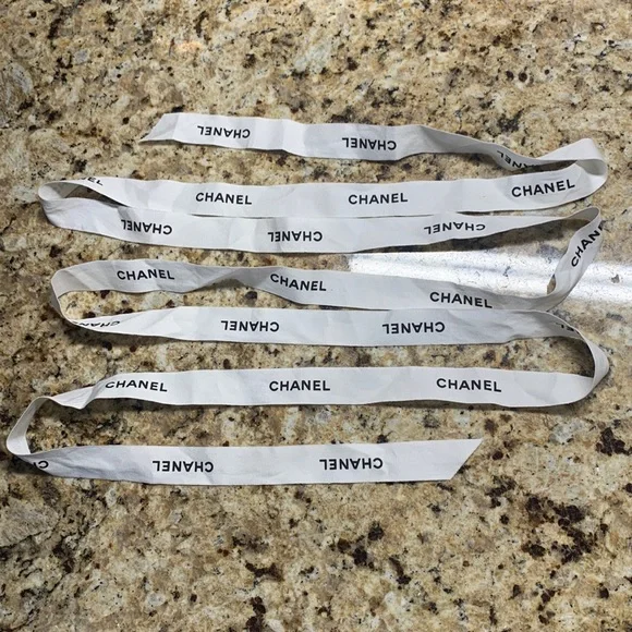 Long Chanel ribbon white with black writing gift wrap ribbon authentic BRAND NEW 100% authentic Chanel Ribbon 5/8 main image 4